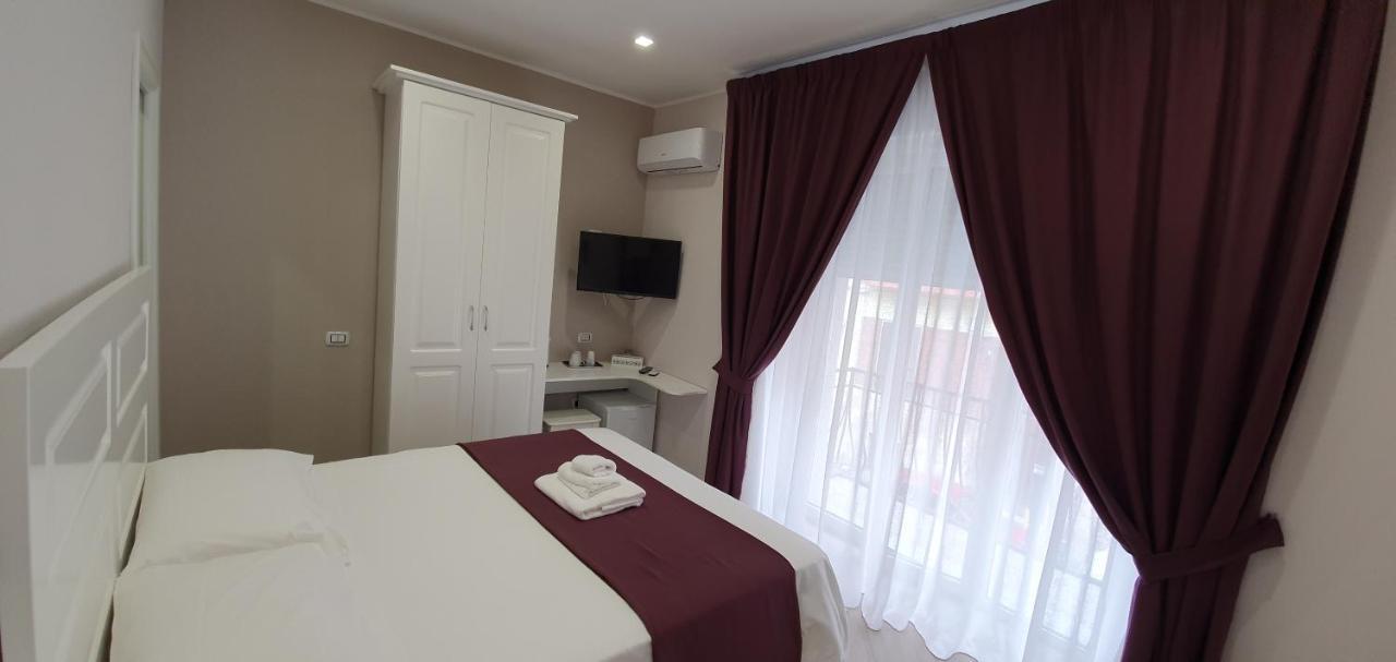 Dimora Costantino Bed & Breakfast Naples Exterior photo